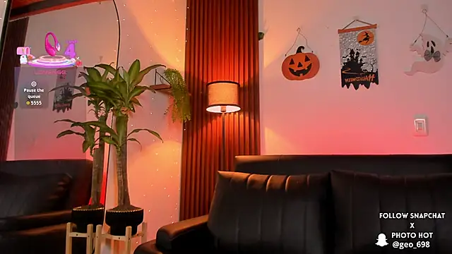 Snapshot of Georgina_caruso chatting on October 14, 4:04 am Georgina caruso online show from October 14, 4:04 am