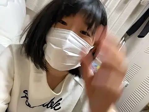 Snapshot of riri_riri_jp chatting on October 14, 10:07 am riri riri jp online show from October 14, 10:07 am