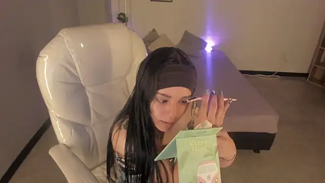 Nicole Foxx  online show from September 30, 8:46 pm