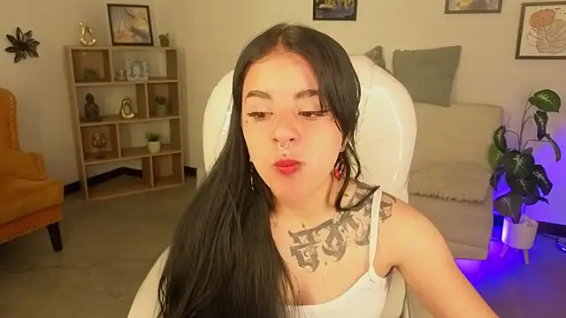 Nicole Foxx  online show from November 2, 8:12 pm