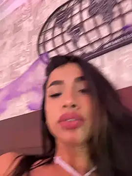 Bella Smiith  online show from October 25, 1:41 pm