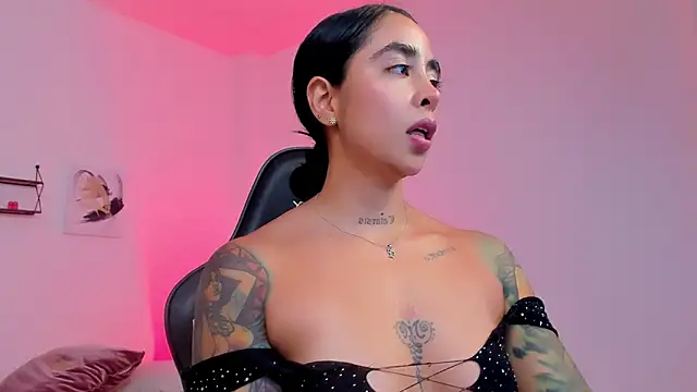 sophierooy22 online show from February 1, 3:00 pm