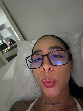 sophierooy22 online show from June 29, 9:47 pm