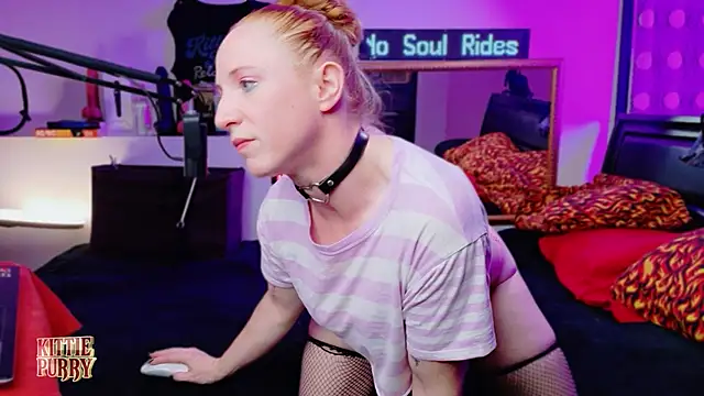 KittiePurry69 online show from September 22, 4:49 pm
