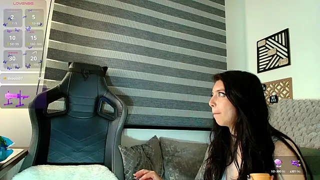 Snapshot of love_sharol_ chatting on October 11, 5:01 am love sharol online show from October 11, 5:01 am