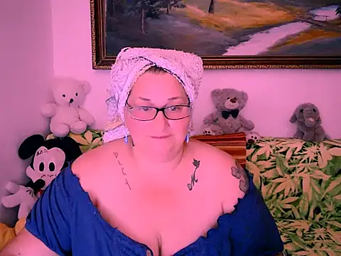 mayamayx online show from October 11, 8:11 pm