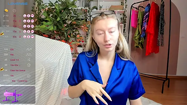 Snapshot of Rachel_Rut chatting on September 25, 4:44 am Rachel Rut online show from September 25, 4:44 am