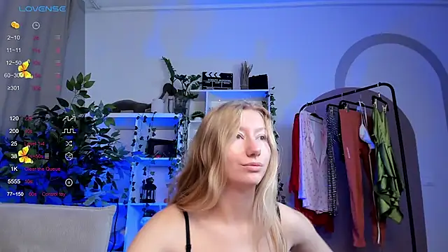 Snapshot of Rachel_Rut chatting on October 15, 4:15 am Rachel Rut online show from October 15, 4:15 am