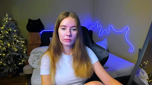 EmilyPaw online show from December 20, 9:57 am