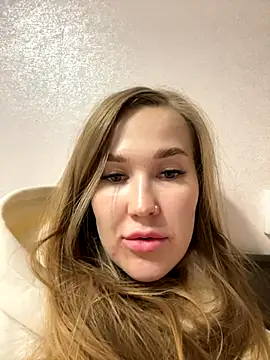 Snapshot of DianaShermy chatting on September 26, 2:04 pm DianaShermy online show from September 26, 2:04 pm