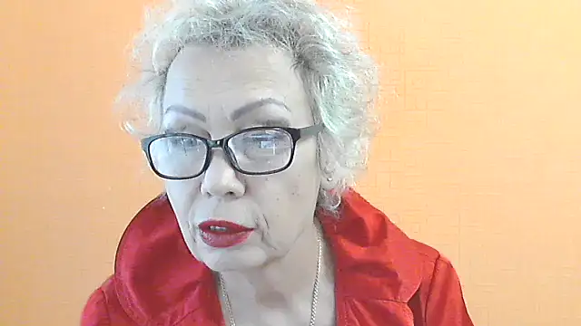 Snapshot of NessyJenixs chatting on October 19, 7:10 am NessyJenixs online show from October 19, 7:10 am