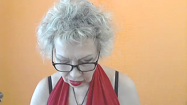 NessyJenixs online show from June 18, 7:32 am