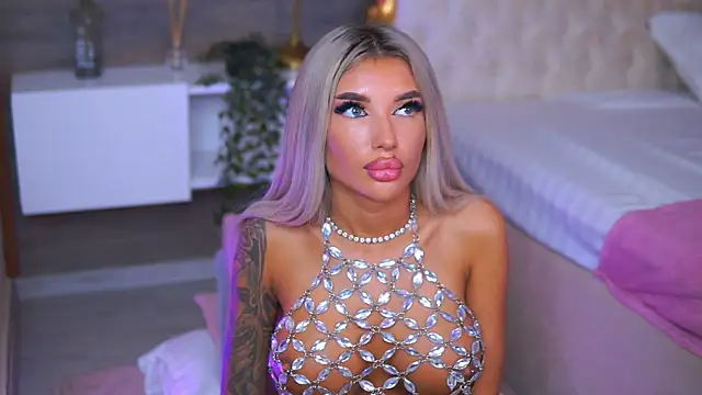 Juicy Jessye online show from June 25, 3:28 am