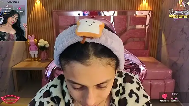 lilith petit sub online show from November 2, 3:32 am