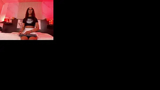 nahomy james25 online show from February 14, 10:34 pm