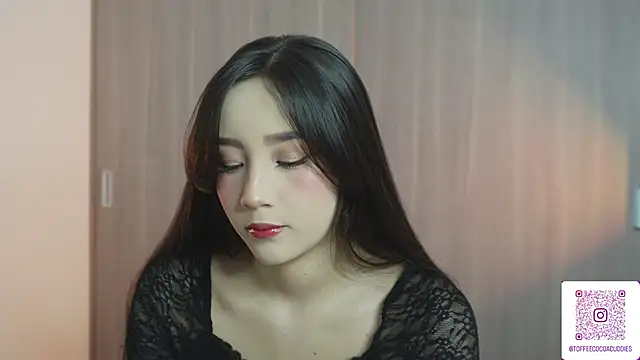 sophi lii online show from April 11, 2:39 am