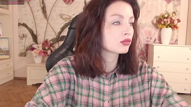 Snapshot of BritneyBarker chatting on September 20, 2:21 am BritneyBarker online show from September 20, 2:21 am