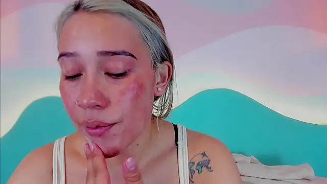 Lannajansen online show from October 30, 3:35 pm