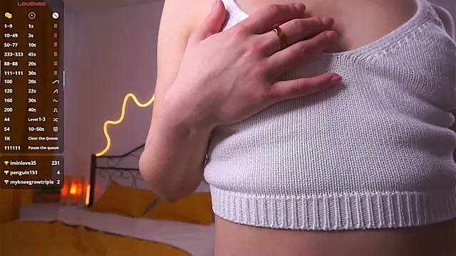 VeronaCritchlow online show from April 5, 8:02 am