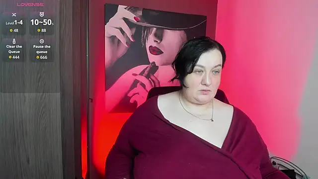 QueenOfHaze online show from June 15, 9:09 am