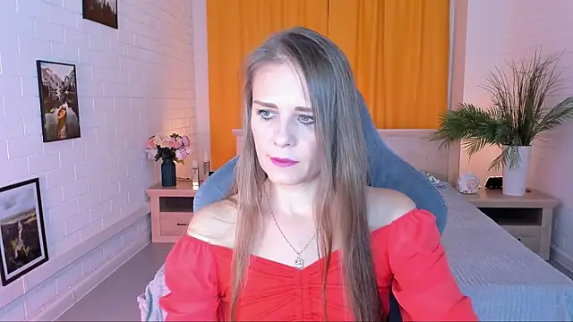 Snapshot of EmiliaBedy chatting on October 1, 9:14 am EmiliaBedy online show from October 1, 9:14 am