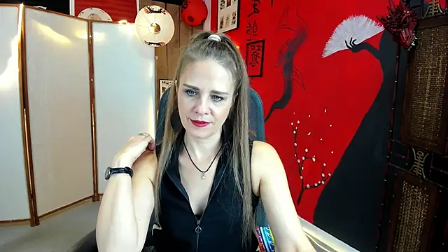 Snapshot of EmiliaBedy chatting on October 16, 9:23 am EmiliaBedy online show from October 16, 9:23 am