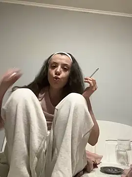 bunnythetailor online show from March 11, 9:28 pm