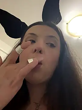 Snapshot of bunnythetailor chatting on October 10, 9:20 pm bunnythetailor online show from October 10, 9:20 pm