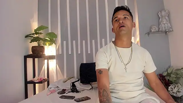 Nikki and Mayk online show from October 3, 3:11 am