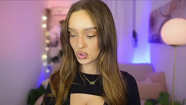 Clara Nia online show from January 16, 7:54 pm