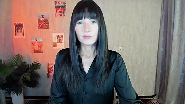 Snapshot of MonicaCheerful chatting on October 3, 12:21 pm MonicaCheerful online show from October 3, 12:21 pm