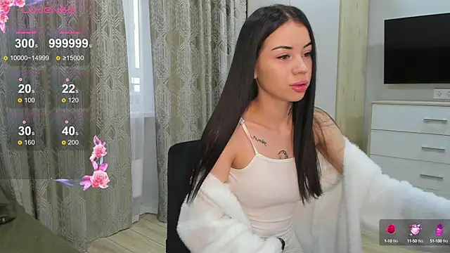  dkny  online show from October 14, 9:56 am