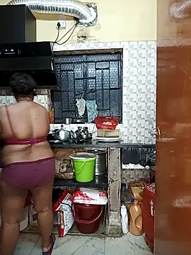 Snapshot of straightthing chatting on September 20, 8:29 pm straightthing online show from September 20, 8:29 pm