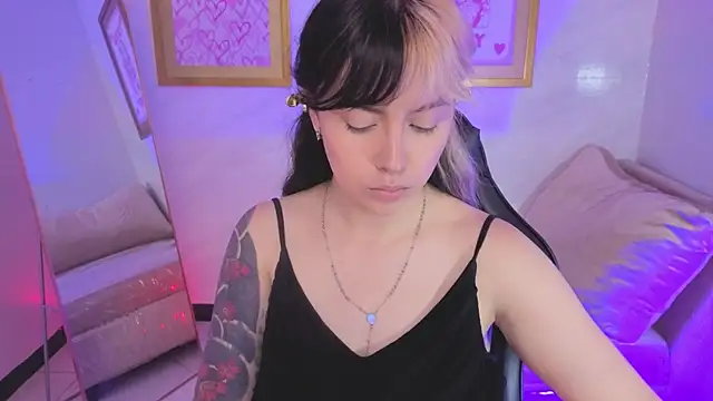 Hela v online show from February 10, 8:12 pm