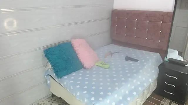 Ariasmithog online show from September 10, 12:27 pm