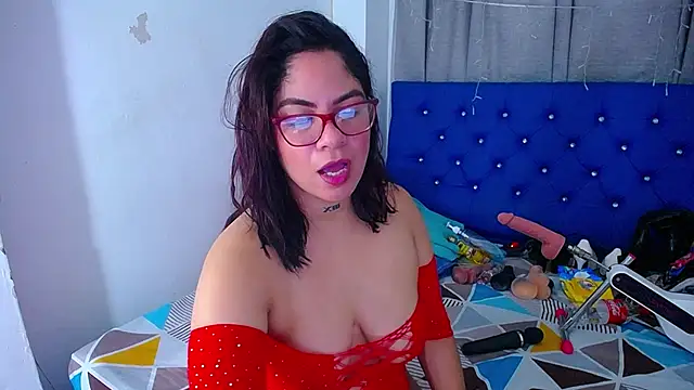 Snapshot of hornny_cougar chatting on September 11, 3:29 am hornny cougar online show from September 11, 3:29 am