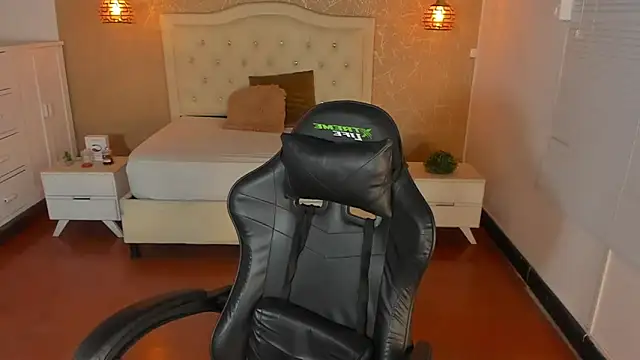 Hadley  online show from November 7, 3:45 am