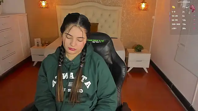 Hadley  online show from October 23, 3:12 am