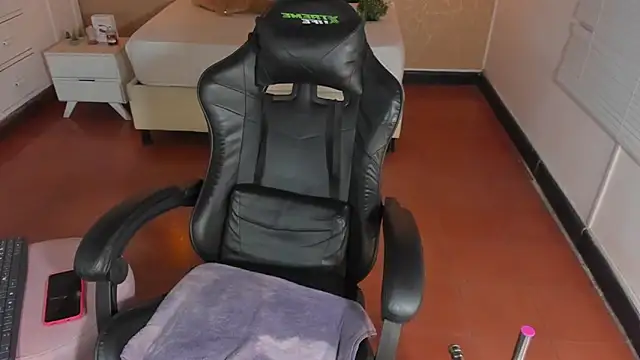 Hadley  online show from November 1, 4:27 am