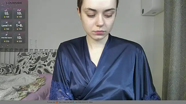 Snapshot of Hustle_Babyy chatting on September 13, 7:33 pm Hustle Babyy online show from September 13, 7:33 pm