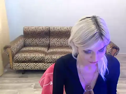 SexyBeatriice online show from October 12, 8:50 am