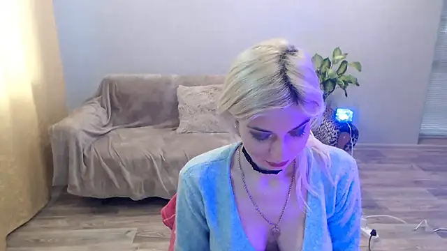 SexyBeatriice online show from February 16, 7:52 am