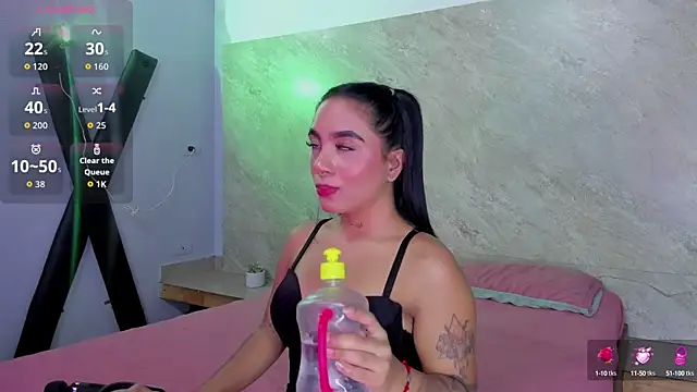 Snapshot of Estefy_gomez09 chatting on September 26, 3:37 am Estefy gomez09 online show from September 26, 3:37 am