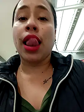 kamila lovee online show from November 13, 9:25 pm