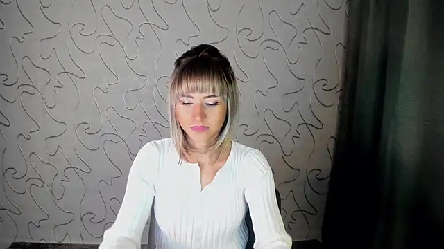 CharmBianca online show from September 21, 12:04 pm