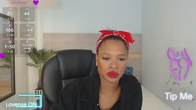 Snapshot of brendathompson_ chatting on October 2, 1:32 am brendathompson online show from October 2, 1:32 am