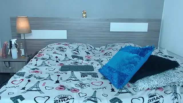 Liiamthompson online show from October 12, 11:51 pm