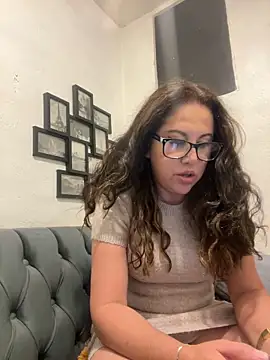 MirandaLatinaLovely online show from December 1, 2:15 am