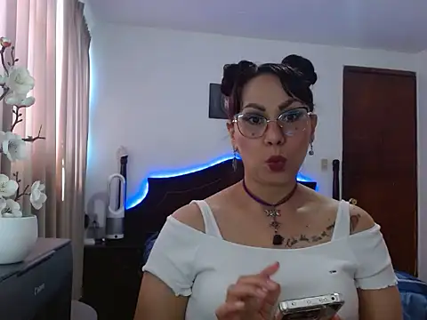 AloLovely  online show from March 27, 8:42 pm