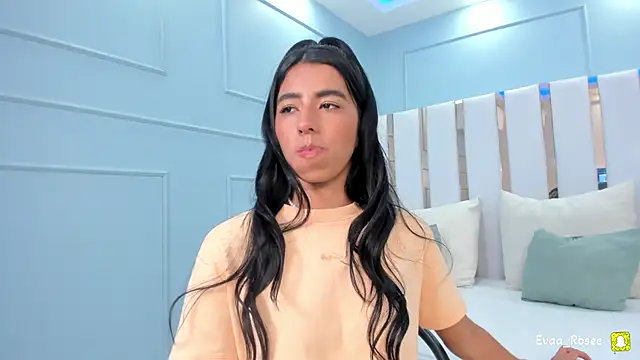 Snapshot of eva_roseee chatting on October 15, 9:50 pm eva roseee online show from October 15, 9:50 pm